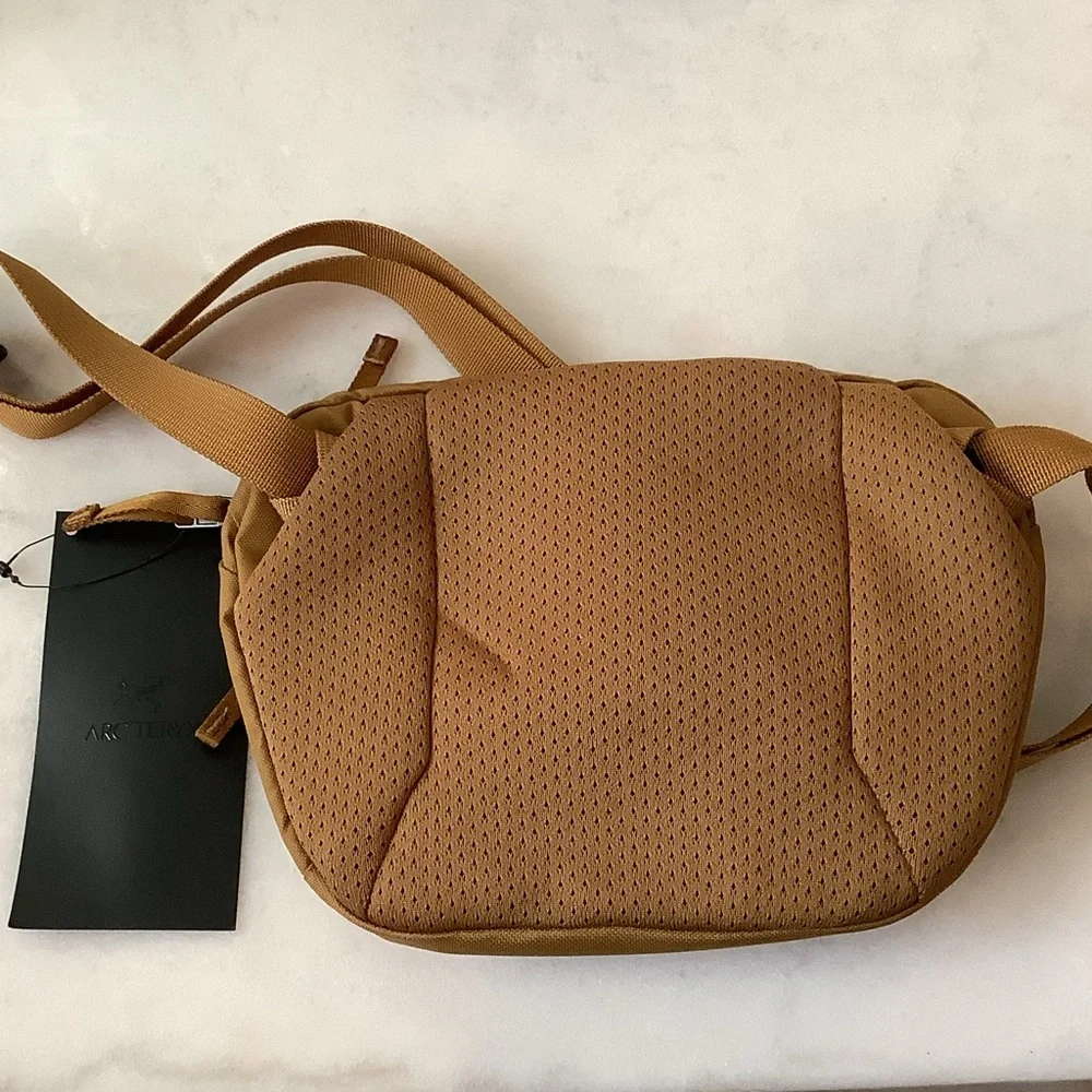 Arc'teryx Mantis 1 Waist Pack - Brown, Brand New - Picture 2 of 2